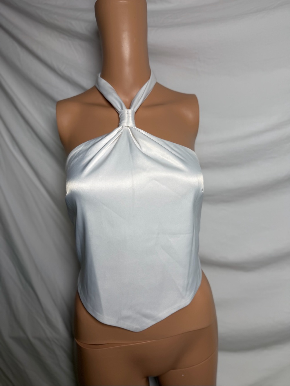 superdown Martine Top in White satin halter tank backless crop - Picture 4 of 6